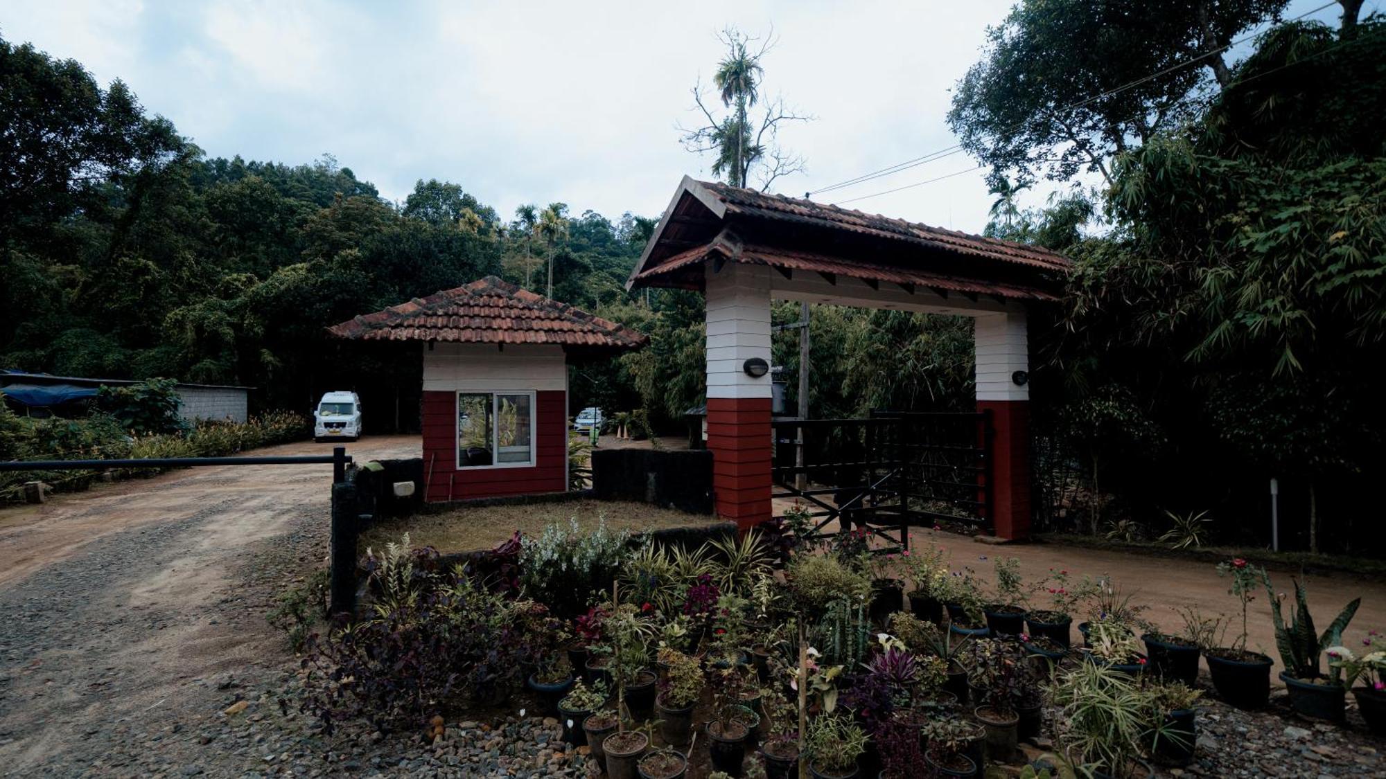 Vythiri Holiday Resort, Wayanad Exterior foto